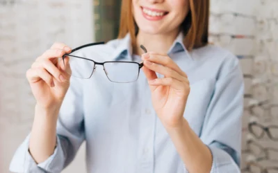 Nociones de Óptica: La Montura No es Solo Moda, ¡Es Parte de Tu Prescripción Óptica!