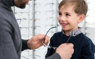 ¿Por qué mi hijo parpadea tanto? Parpadeo excesivo en niños: causas, cuándo preocuparse y qué hacer